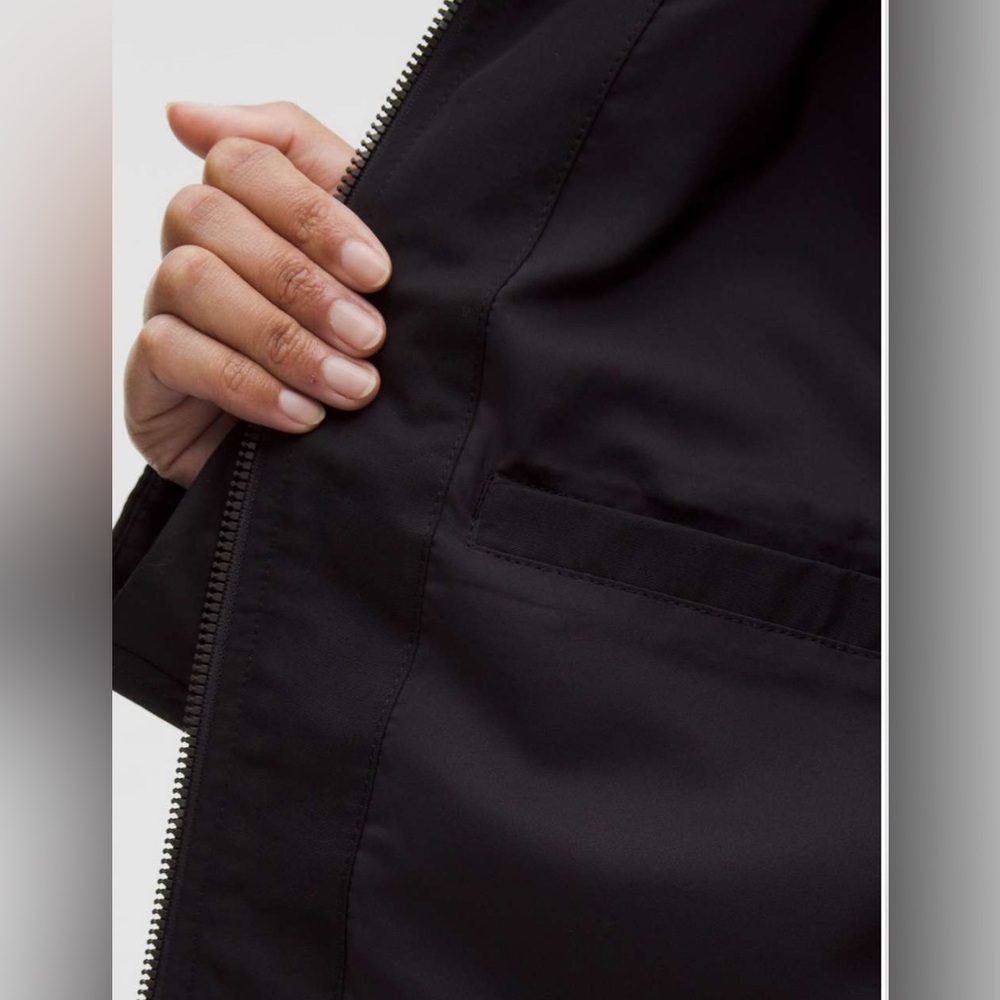 NWT Black Lululemon Water-Resistant Cropped Hooded Jacket - Picture 6 of 12